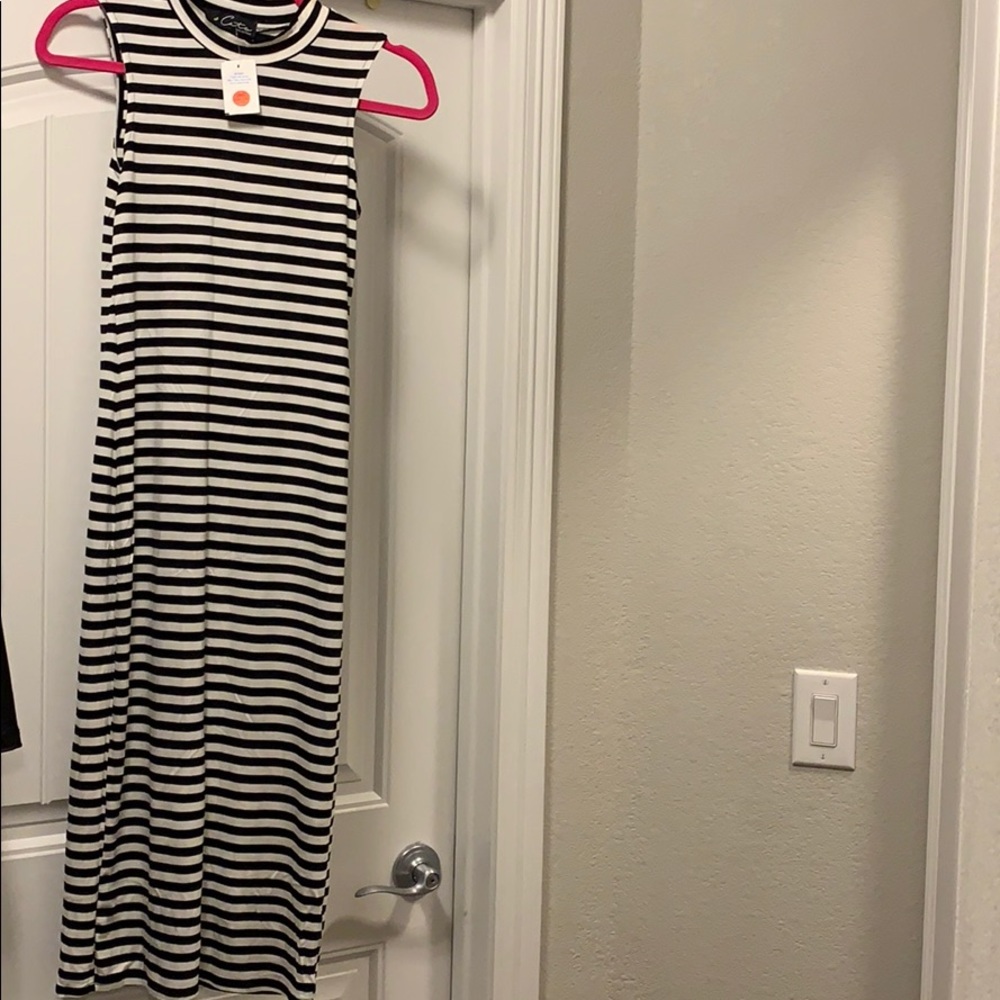 Black/White Stripped Bodycon Dress